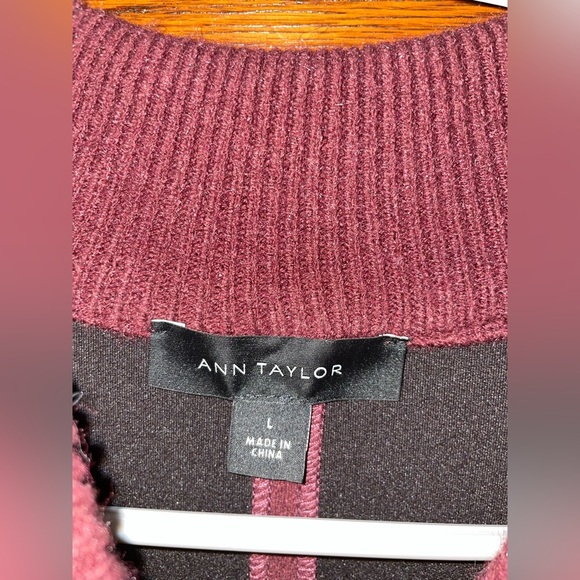 Ann Taylor Sweater size L with belt - Picture 6 of 7